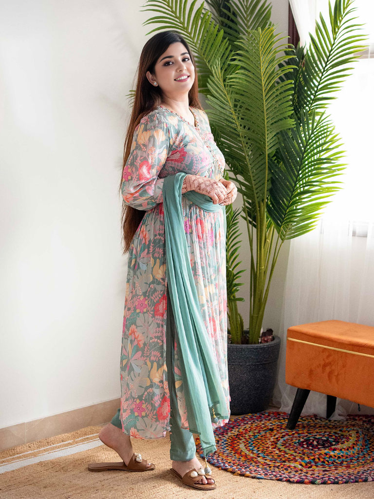 Floral Printed Kurta With Bottom & Dupatta Set