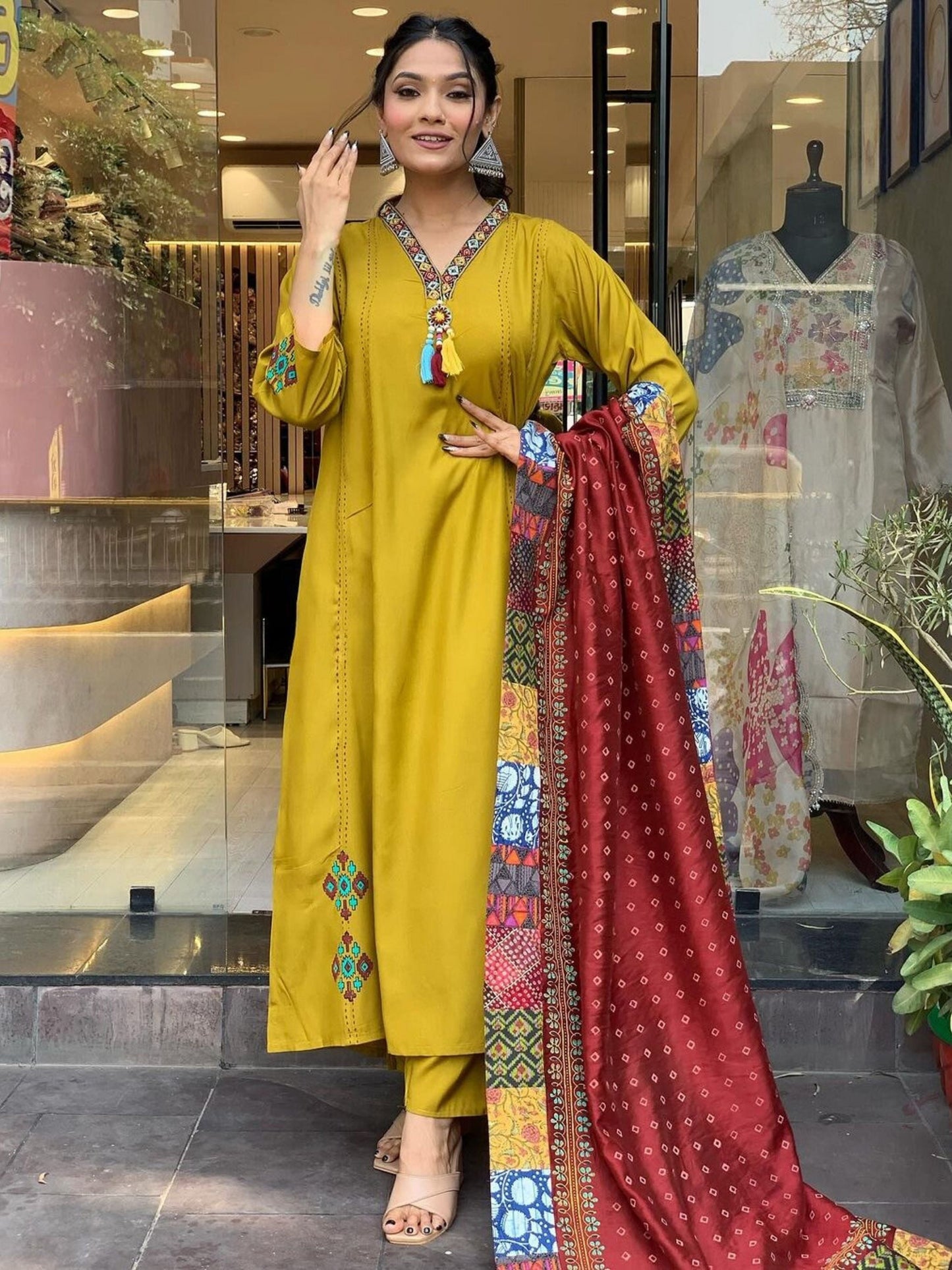 Chanderi Viscose Embroidered Kurta Set