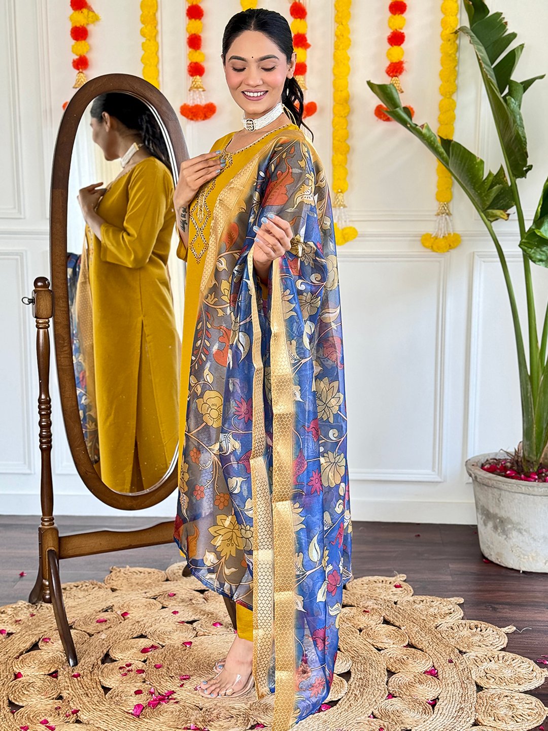 Viscose Chanderi Embellished Kurta Set