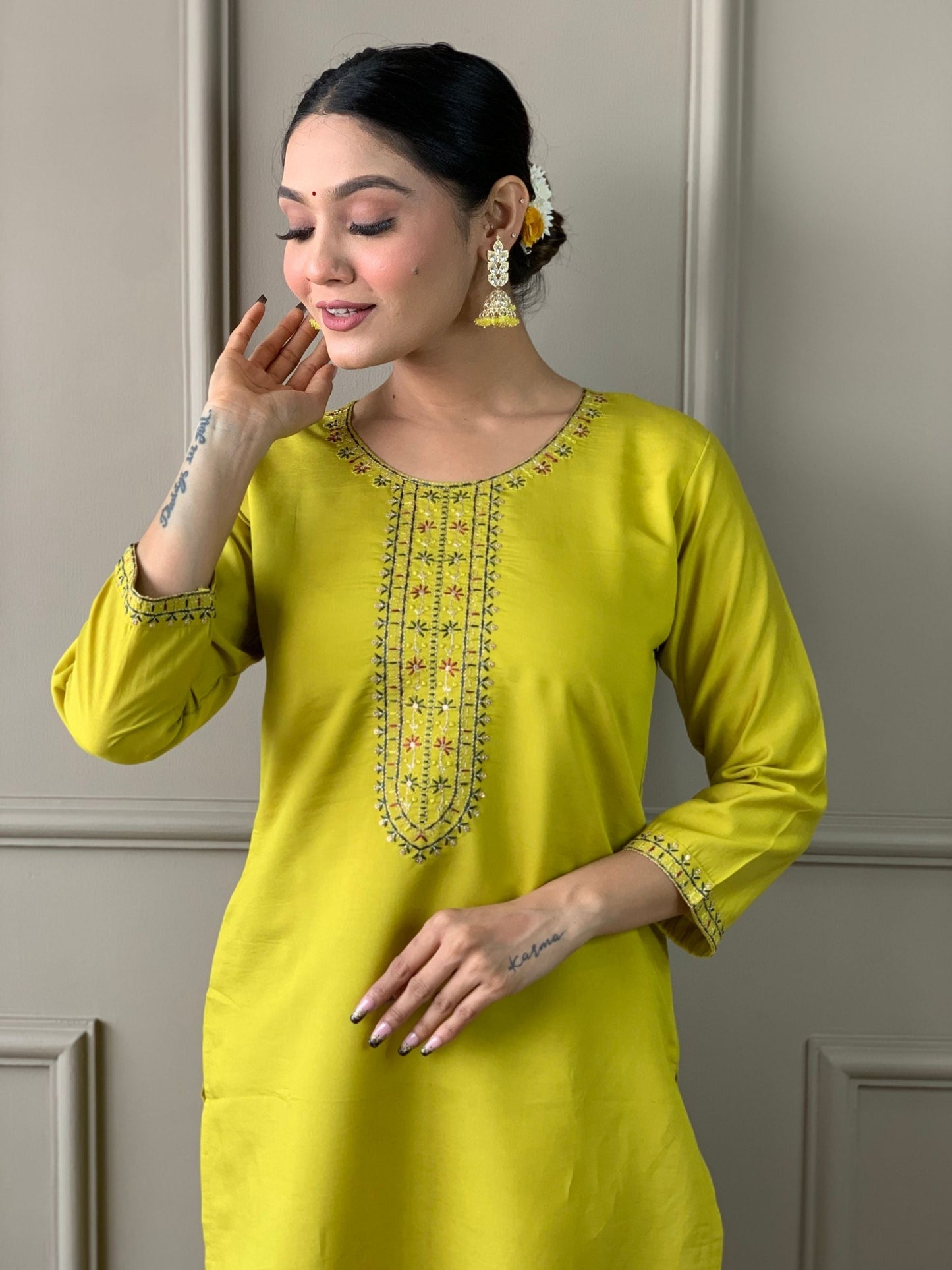 Round Neck Chanderi Viscose Kurta  Set