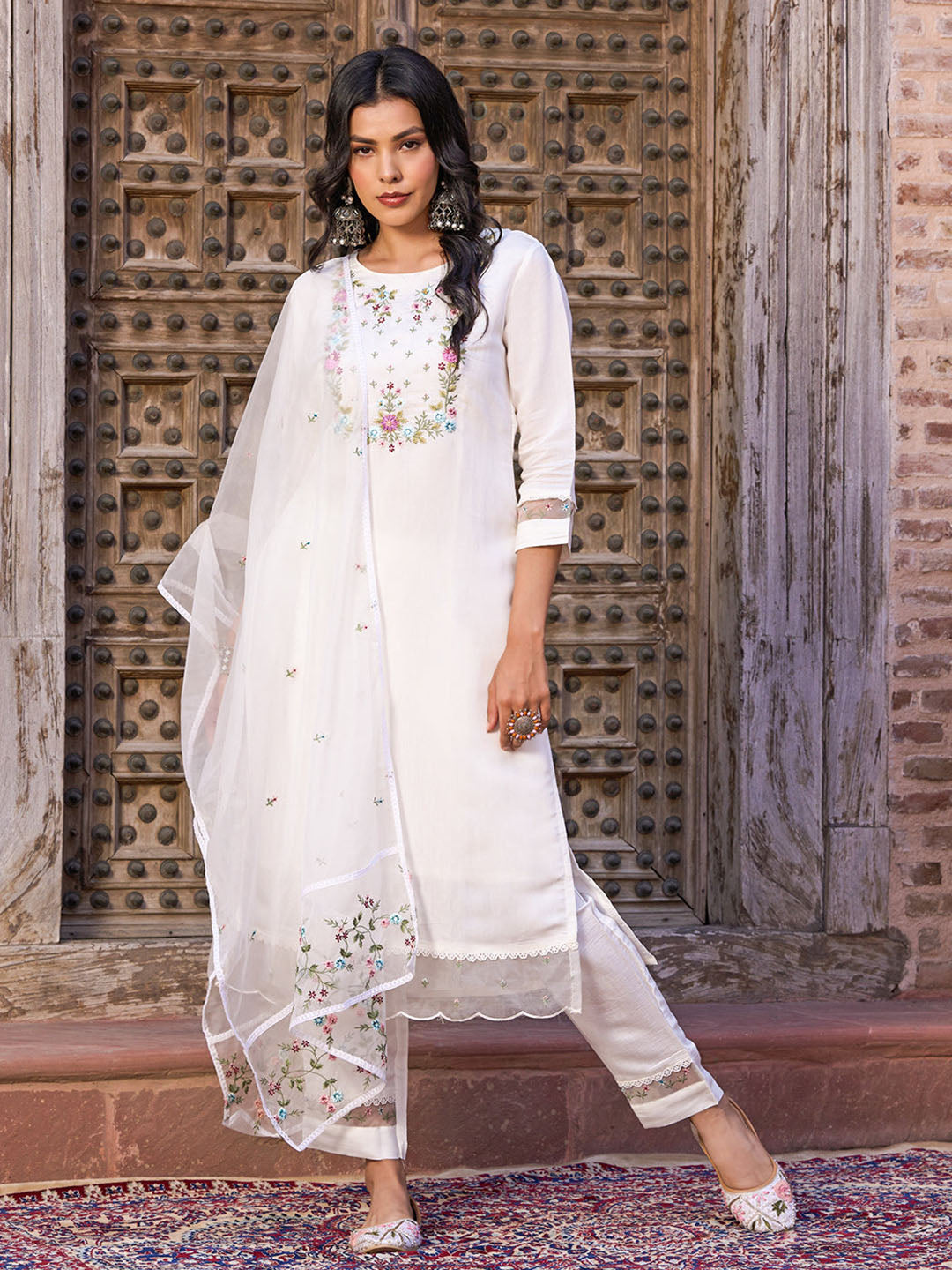 Viscose Chanderi Floral Embroidered Kurta Set