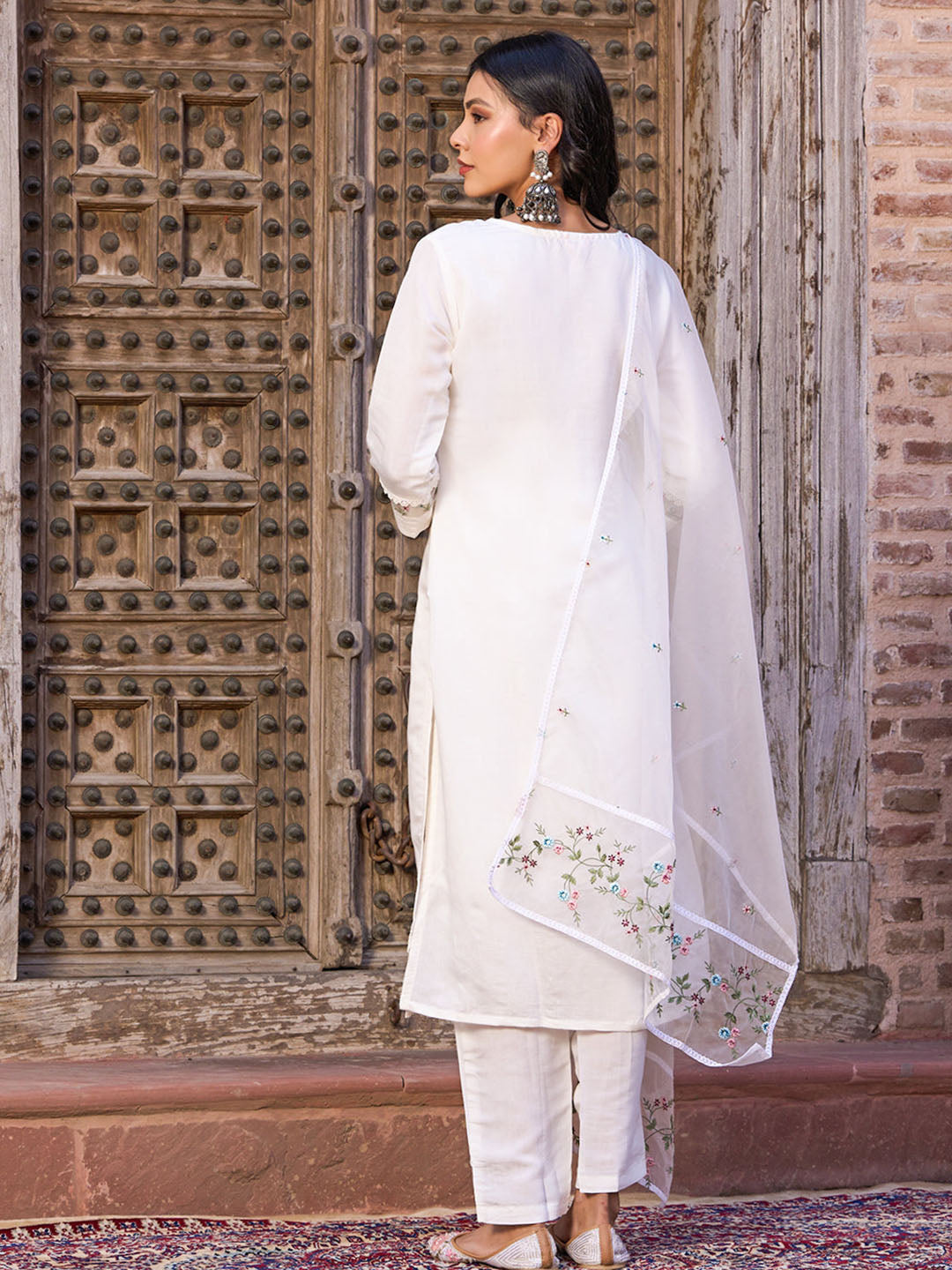 Viscose Chanderi Floral Embroidered Kurta Set