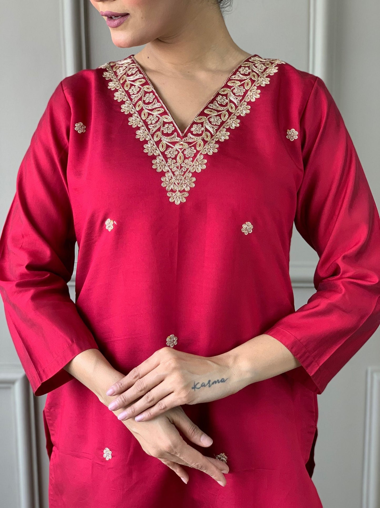 V- Neck Chanderi Viscose Embroidered Kurta Set